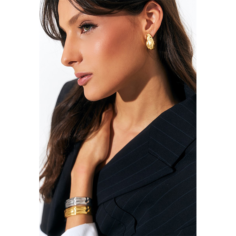 SATIN SMOOTH TEXTURED HALF