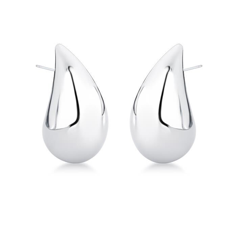 SMOOTH CURVED DROP EARRING